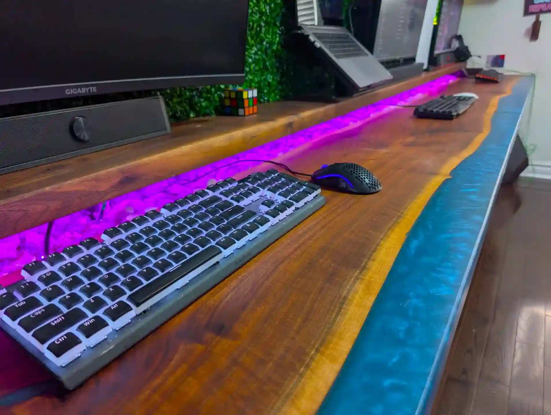 Epoxy floating desk