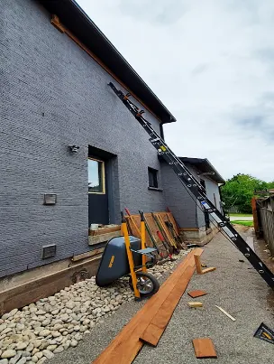 Clean and modern soffit and fascia trim made from Ipe hardwood.